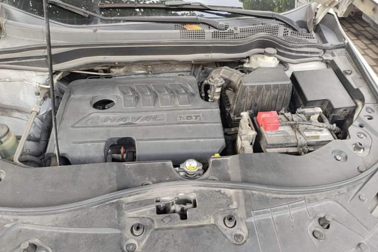 Used Haval H6 2018 Sport Edition 1.5T Automatic Two-Wheel Drive Elite Model China V Standard Engine Bay
