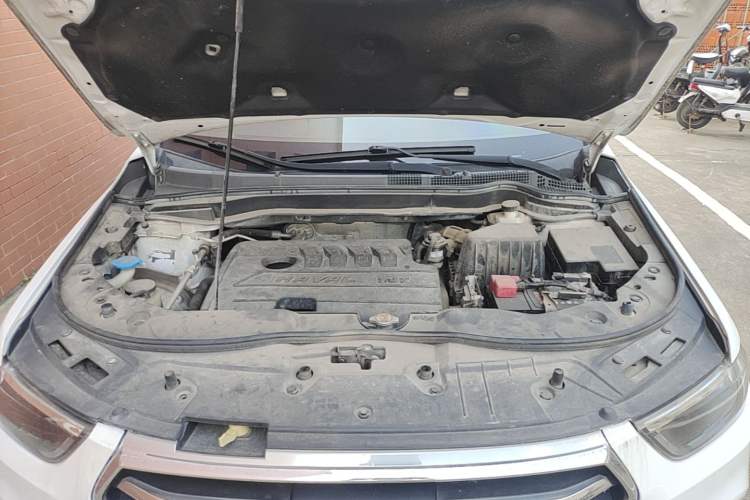 Used Haval H6 2018 Sport Edition 1.5T Automatic Two-Wheel Drive Elite Model China V Standard Engine Bay