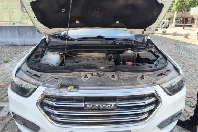 Used Haval H6 2018 Sport Edition 1.5T Manual Two-Wheel Drive Elite Model China V Standard Engine Bay