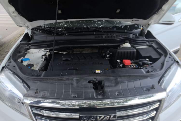 Used Haval H6 2018 Sport Edition 1.5T Automatic Two-Wheel Drive Elite Model China V Standard Engine Bay