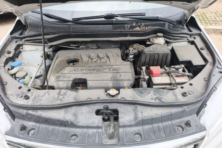 Used Haval H6 2018 Sport Edition 1.5T Automatic Two-Wheel Drive Elite Model China V Standard Engine Bay