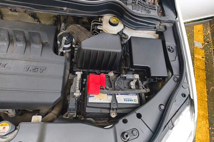 Used Haval H6 2018 Red-Label Sport Version 1.5T Manual Two-Wheel Drive Elite Model Engine Bay Left