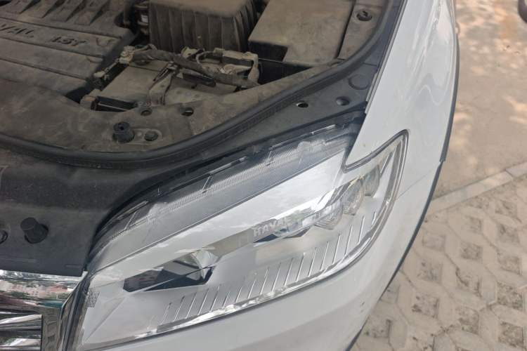 Used Haval H6 2018 Red-Label Sport Version 1.5T Manual Two-Wheel Drive Elite Model Engine Bay Left