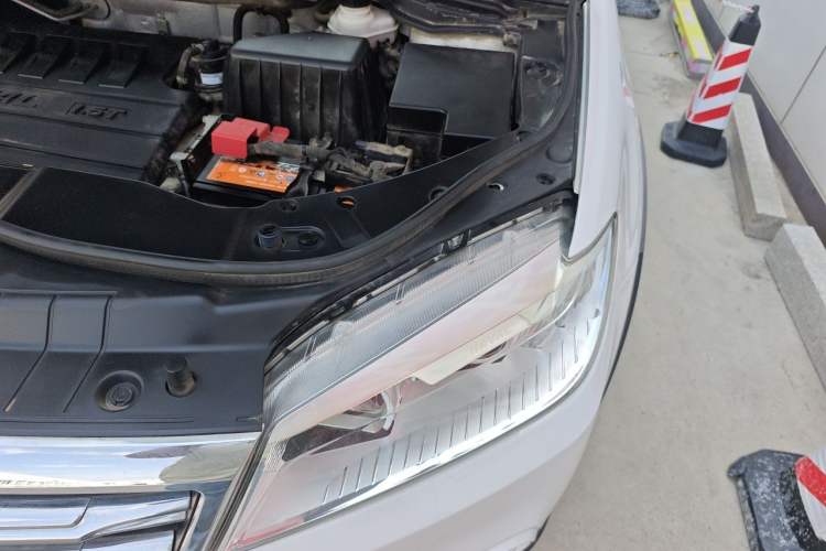 Used Haval H6 2018 Red-Label Sport Version 1.5T Manual Two-Wheel Drive Elite Model Engine Bay Left