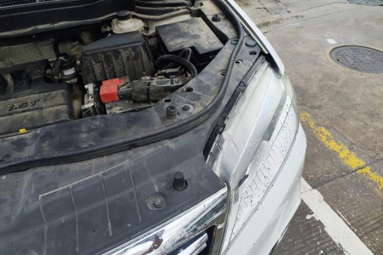 Used Haval H6 2018 Red-Label Sport Version 1.5T Manual Two-Wheel Drive Elite Model Engine Bay Left