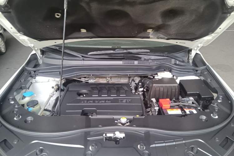 Used Haval H6 2018 Sport Edition 1.5T Automatic Two-Wheel Drive Elite Model China V Standard Engine Bay