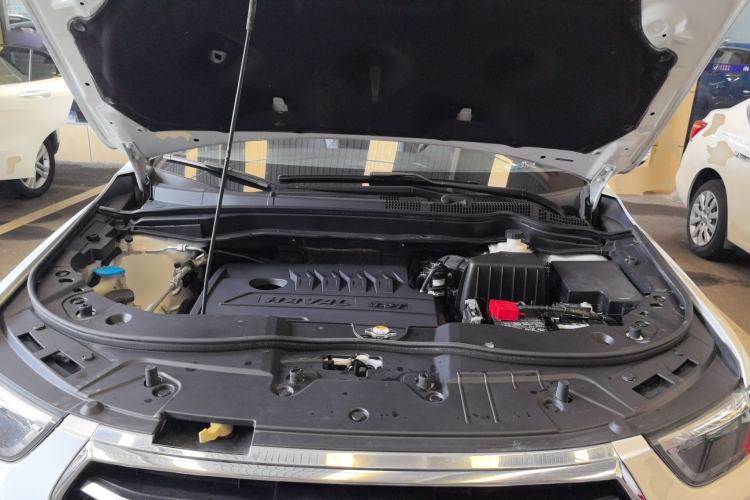 Used Haval H6 2018 Sport Edition 1.5T Automatic Two-Wheel Drive Elite Model China V Standard Engine Bay