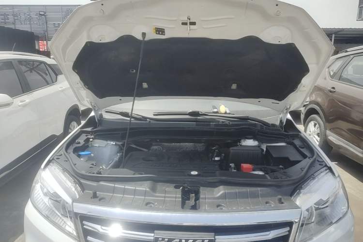 Used Haval H6 2018 Sport Edition 1.5T Manual Two-Wheel Drive Elite Model China V Standard Engine Bay