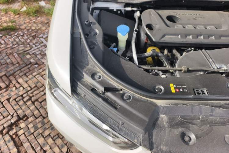 Used Haval H6 2018 Red-Label 2.0T Automatic Luxury Model Engine Bay Right