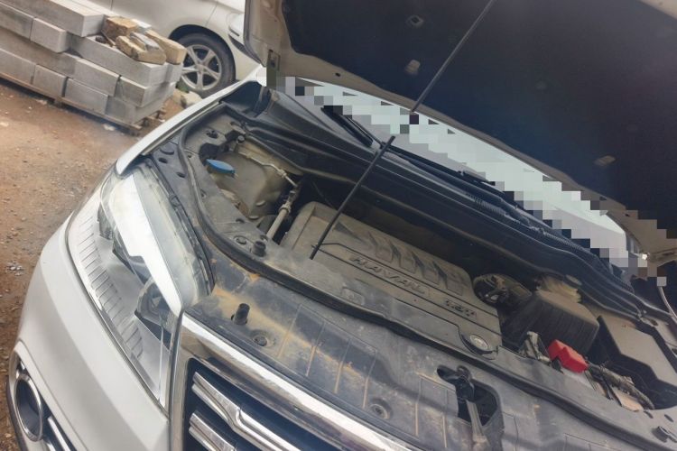 Used Haval H6 2018 Red-Label Sport Version 1.5T Manual Two-Wheel Drive Elite Model Engine Bay Right