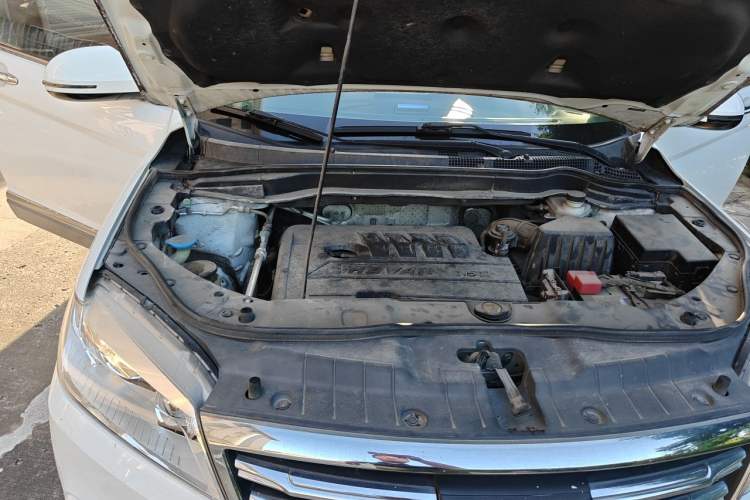 Used Haval H6 2018 Red-Label Sport Version 1.5T Manual Two-Wheel Drive Elite Model Engine Bay Right