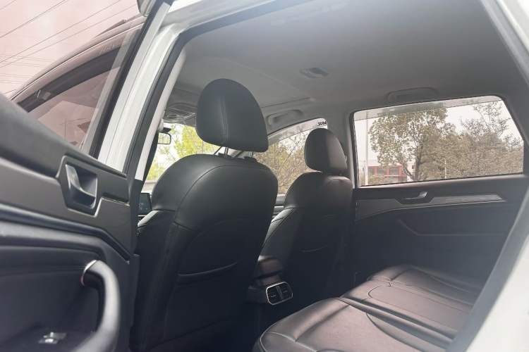Used Haval H6 2018 Sport Edition 1.5T Automatic Two-Wheel Drive Elite Model China V Standard Exterior 10