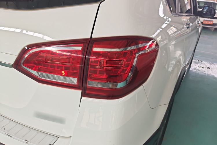 Used Haval H6 2018 Red-Label Sport Version 1.5T Manual Two-Wheel Drive Elite Model Exterior 3