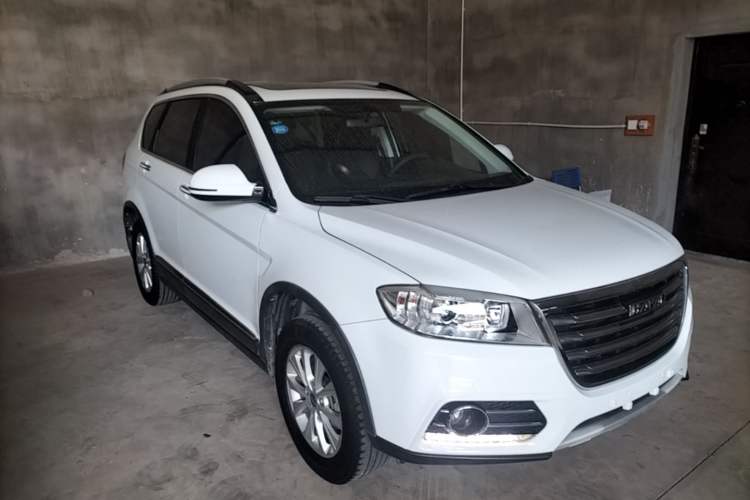 Used Haval H6 2018 Sport Edition 1.5T Manual Two-Wheel Drive Elite Model China V Standard Front Right 45 Deg