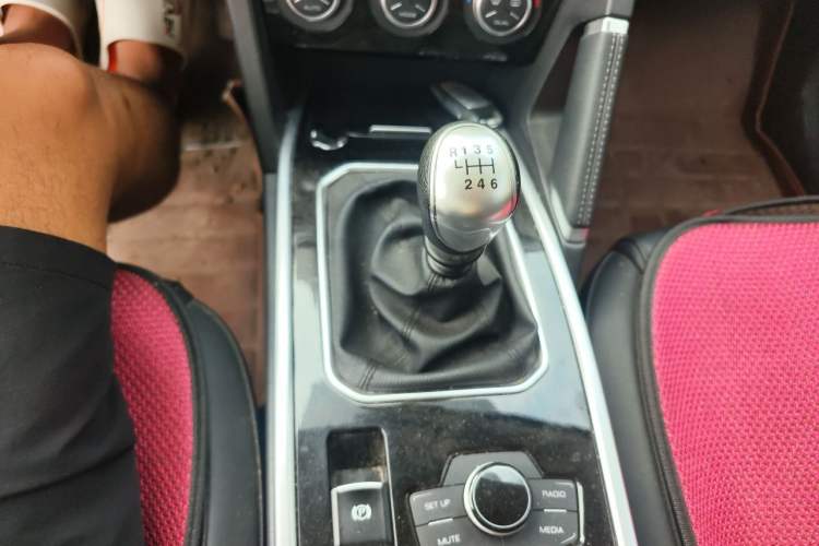 Used Haval H6 2018 Red-Label Sport Version 1.5T Manual Two-Wheel Drive Elite Model Gear Lever