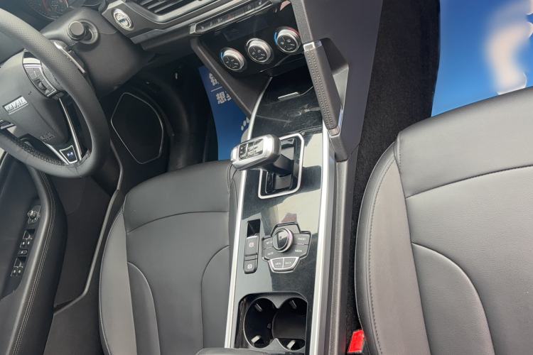 Used Haval H6 2018 Blue Label Sport Edition 1.5T Automatic Two-Wheel Drive Elite Model Gear Lever