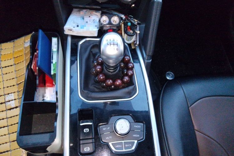 Used Haval H6 2018 Red-Label Sport Version 1.5T Manual Two-Wheel Drive Elite Model Gear Lever