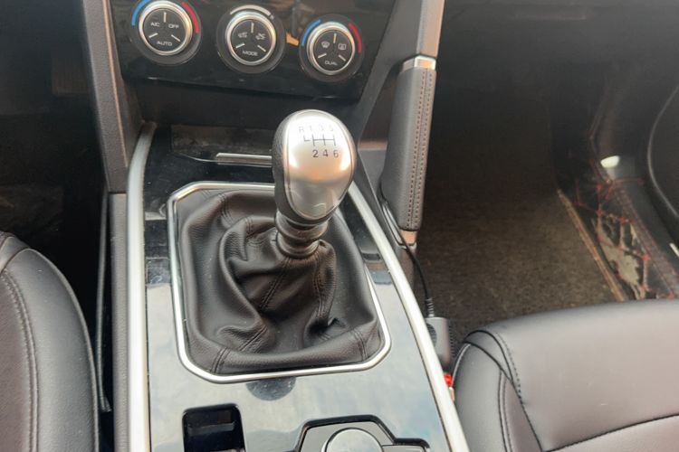 Used Haval H6 2018 Blue Label Sport Edition 1.5T Manual Two-Wheel Drive Elite Model Gear Lever