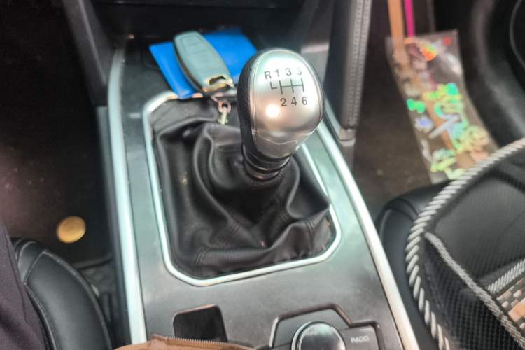 Used Haval H6 2018 Red-Label Sport Version 1.5T Manual Two-Wheel Drive Elite Model Gear Lever