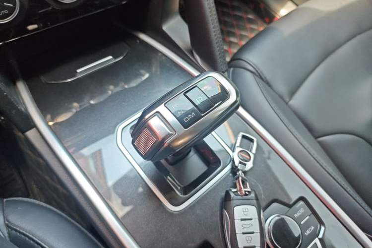 Used Haval H6 2018 Red-Label Sport Edition 1.5T Automatic Two-Wheel Drive Prestige Model Gear Lever