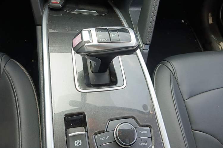 Used Haval H6 2018 Red-Label Sport Edition 1.5T Automatic Two-Wheel Drive Elite Model Gear Lever