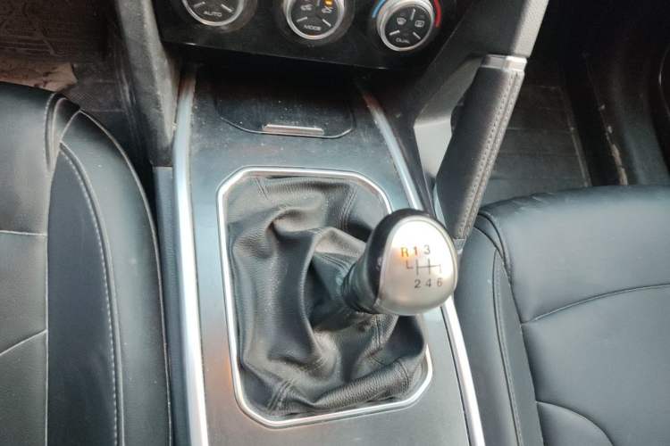 Used Haval H6 2018 Blue Label Sport Edition 1.5T Manual Two-Wheel Drive Elite Model Gear Lever