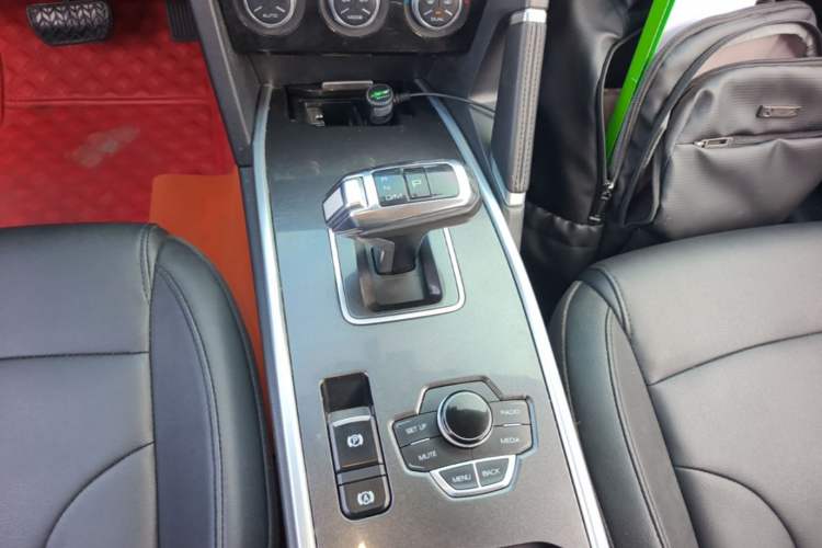 Used Haval H6 2018 Blue Label Sport Edition 1.5T Automatic Two-Wheel Drive Elite Model Gear Lever