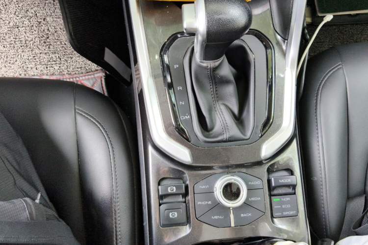 Used Haval H6 2018 Blue Label 1.5T Automatic Ultra-Luxury Model Gear Lever