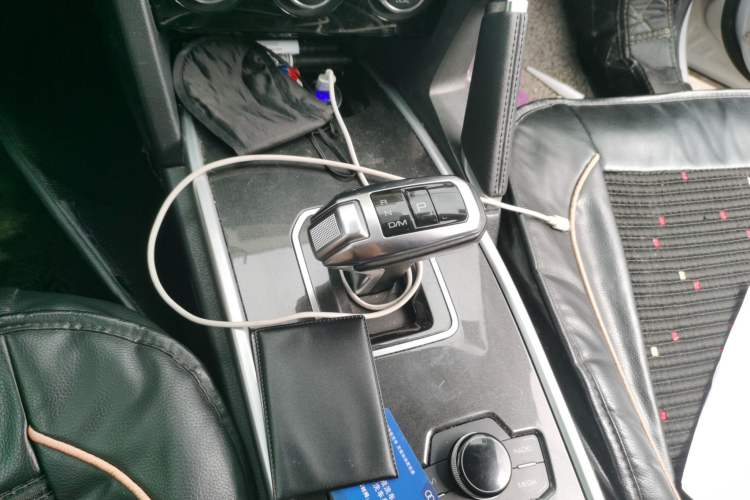 Used Haval H6 2018 Blue Label Sport Edition 1.5T Automatic Two-Wheel Drive Prestige Model Gear Lever