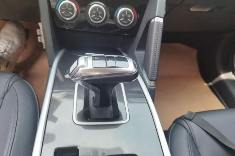 Used Haval H6 2018 Red-Label Sport Edition 1.5T Automatic Two-Wheel Drive Elite Model Gear Lever