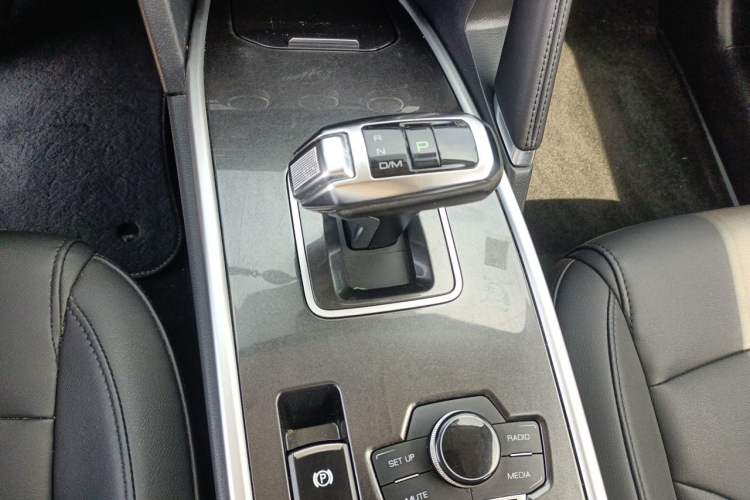 Used Haval H6 2018 Blue Label Sport Edition 1.5T Automatic Two-Wheel Drive Elite Model Gear Lever
