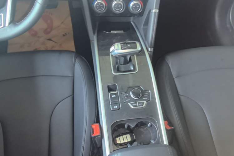 Used Haval H6 2018 Blue Label Sport Edition 1.5T Automatic Two-Wheel Drive Elite Model Gear Lever