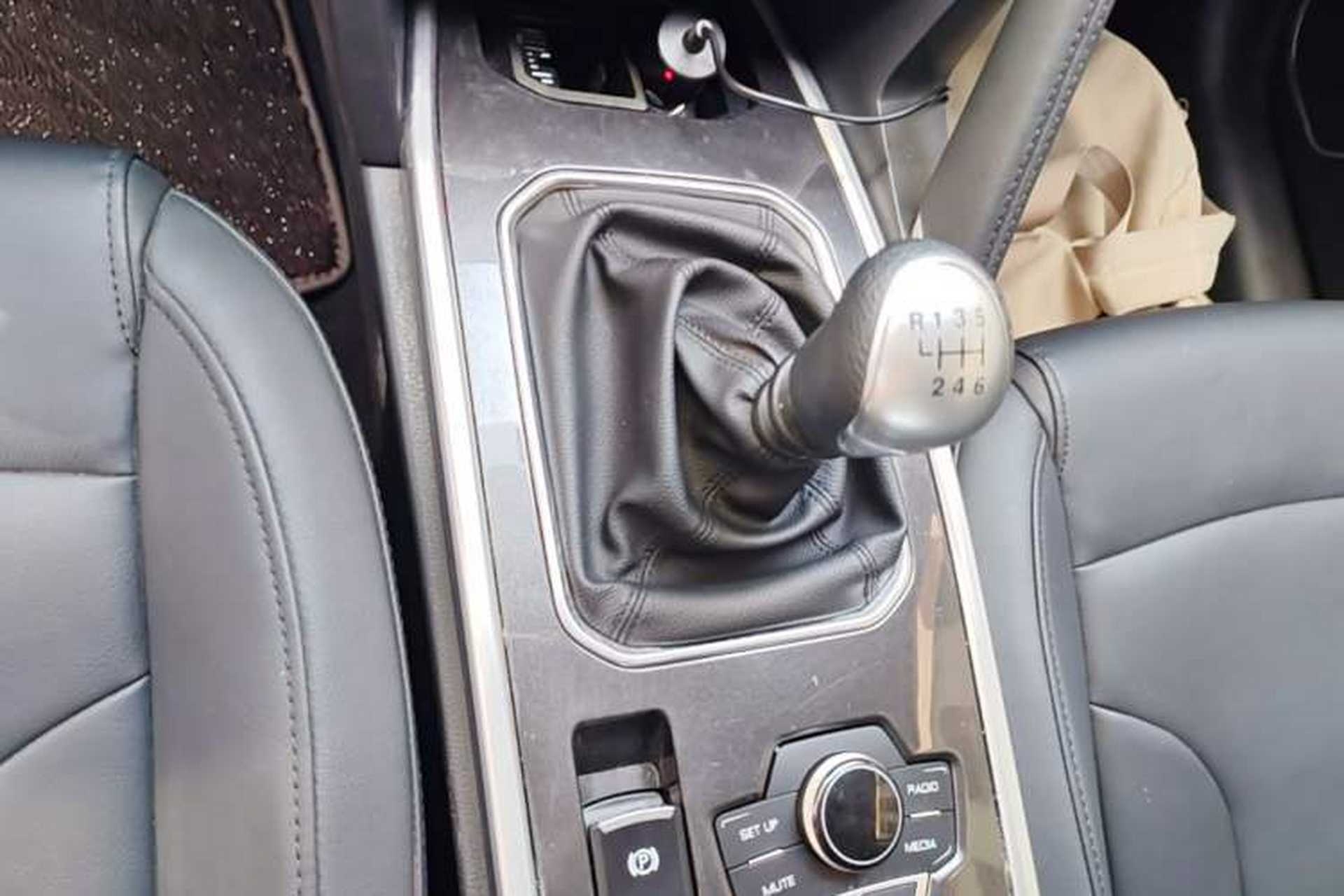 Used Haval H6 2018 Sport Edition 1.5T Manual Two-Wheel Drive Elite Model China V Standard Gear Lever