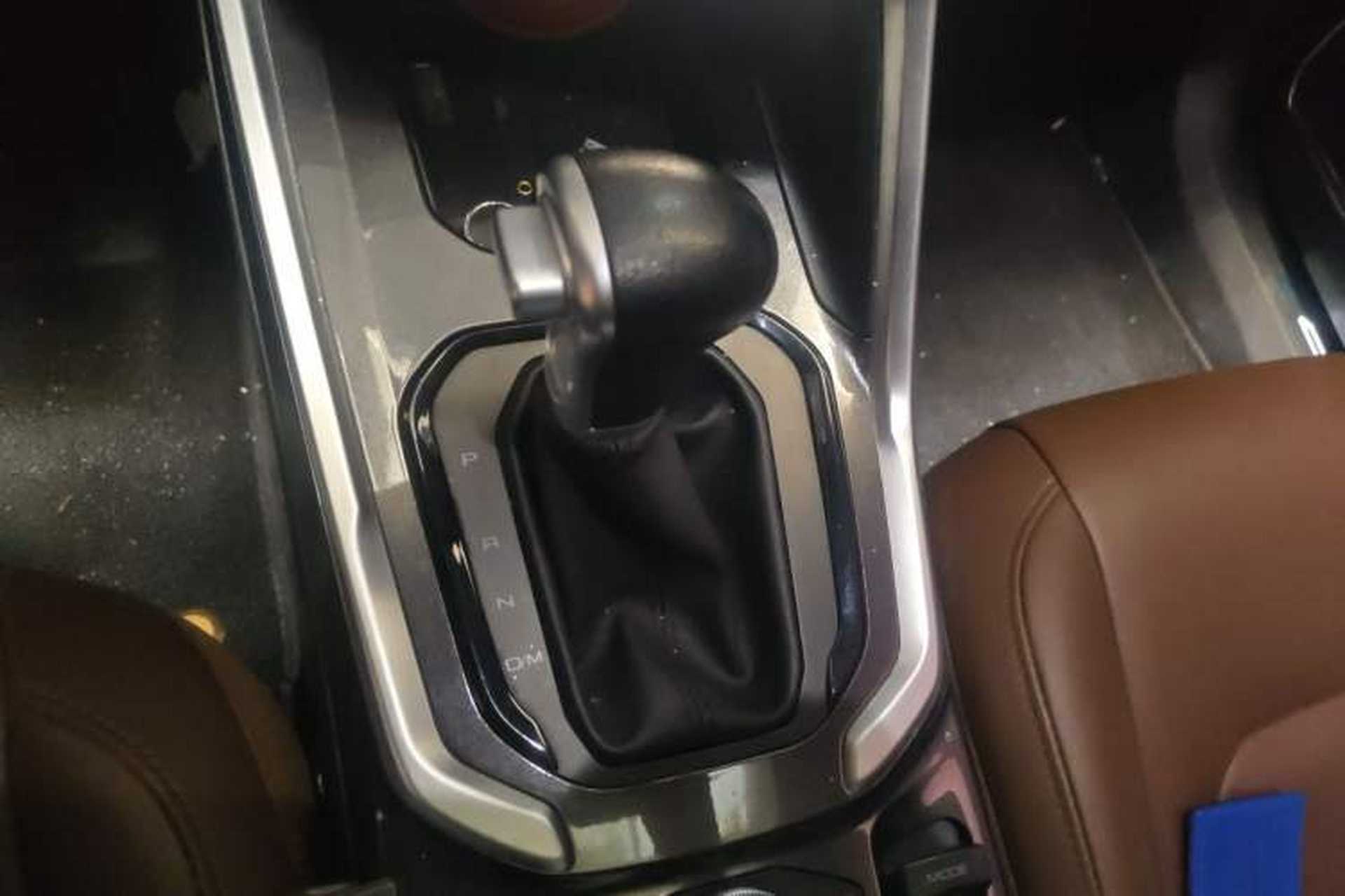 Used Haval H6 2018 Blue Label 2.0T Automatic Luxury Model Gear Lever