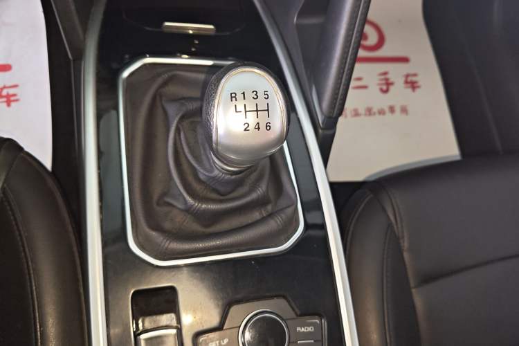 Used Haval H6 2018 Red-Label Sport Version 1.5T Manual Two-Wheel Drive Elite Model Gear Lever