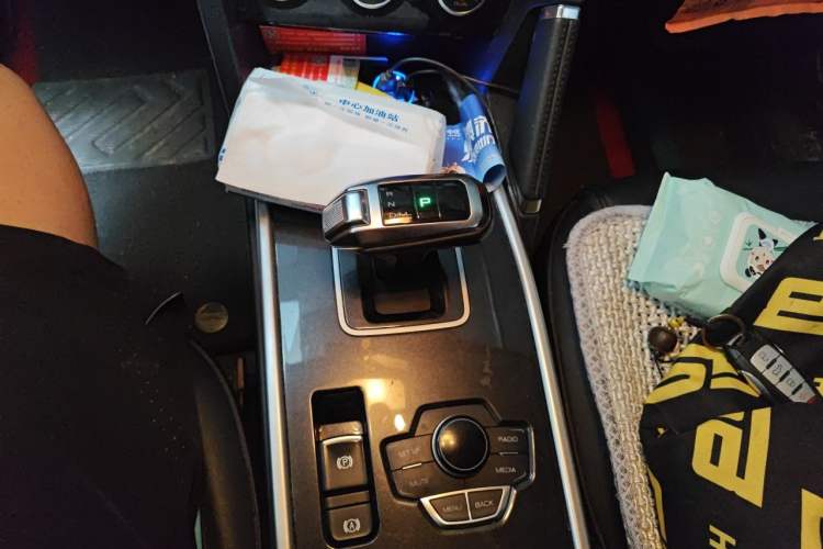 Used Haval H6 2018 Blue Label Sport Edition 1.5T Automatic Two-Wheel Drive Elite Model Gear Lever