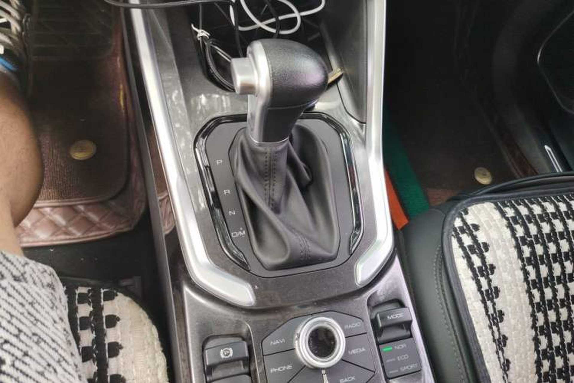 Used Haval H6 2018 Blue Label 2.0T Automatic Luxury Model Gear Lever