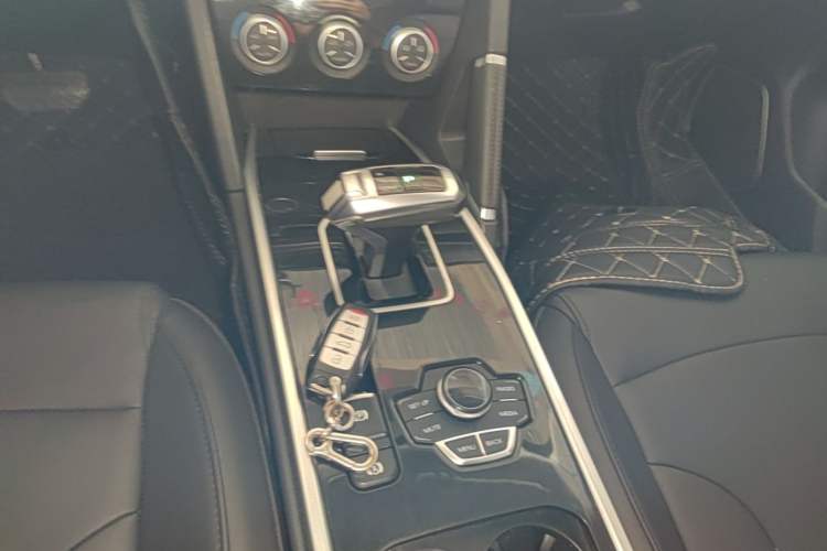 Used Haval H6 2018 Blue Label Sport Edition 1.5T Automatic Two-Wheel Drive Elite Model Gear Lever