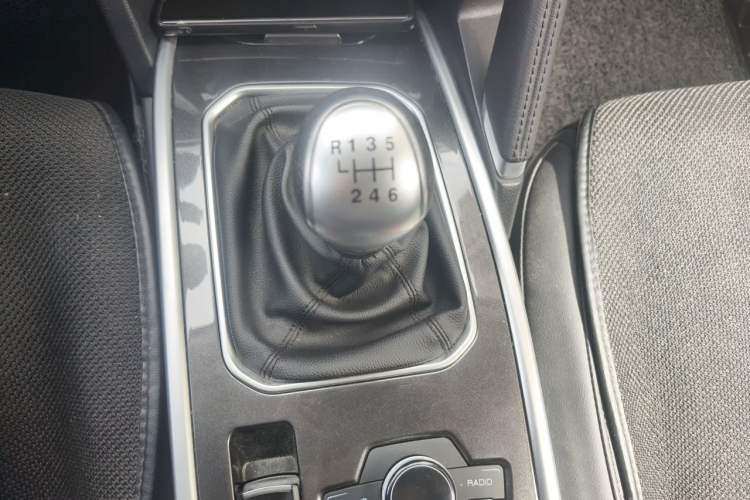 Used Haval H6 2018 Blue Label Sport Edition 1.5T Manual Two-Wheel Drive Elite Model Gear Lever