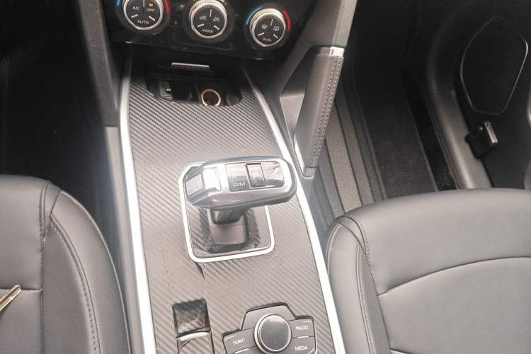 Used Haval H6 2018 Red-Label Sport Edition 1.5T Automatic Two-Wheel Drive Prestige Model Gear Lever