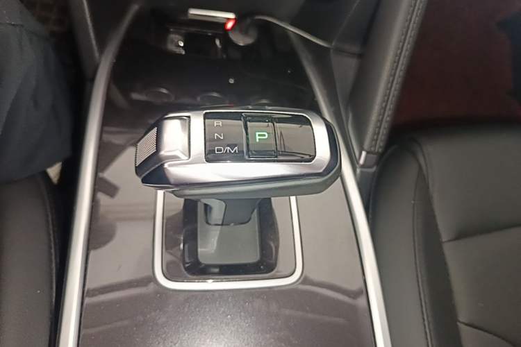 Used Haval H6 2018 Blue Label Sport Edition 1.5T Automatic Two-Wheel Drive Elite Model Gear Lever