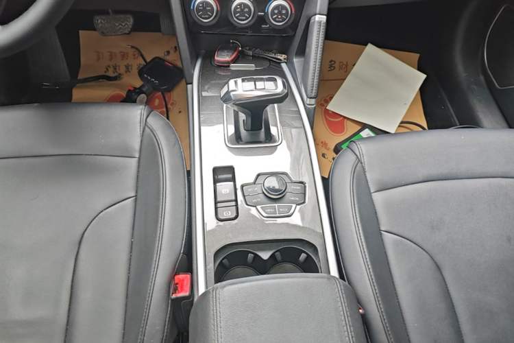 Used Haval H6 2018 Sport Edition 1.5T Automatic Two-Wheel Drive Elite Model China V Standard Gear Lever