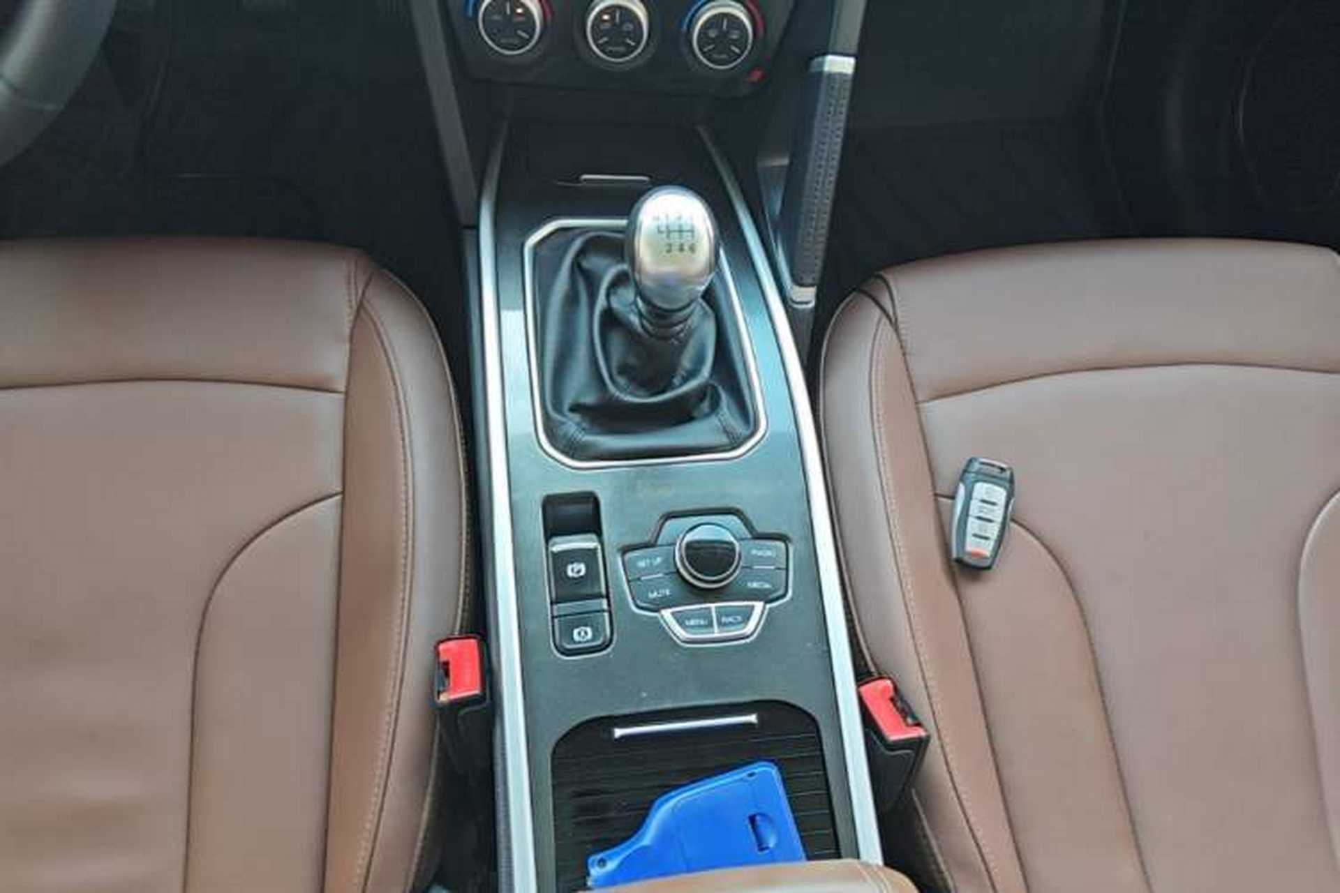 Used Haval H6 2018 Blue Label Sport Edition 1.5T Manual Two-Wheel Drive Elite Model Gear Lever