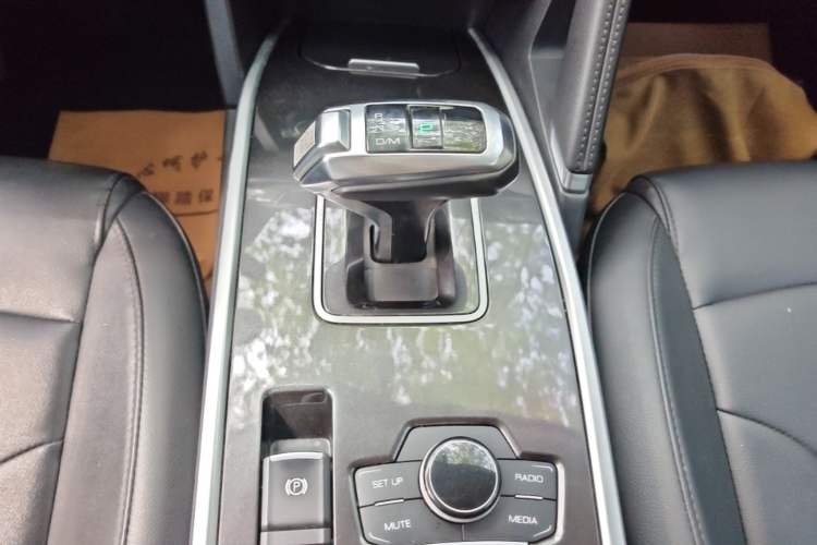 Used Haval H6 2018 Blue Label Sport Edition 1.5T Automatic Two-Wheel Drive Elite Model Gear Lever