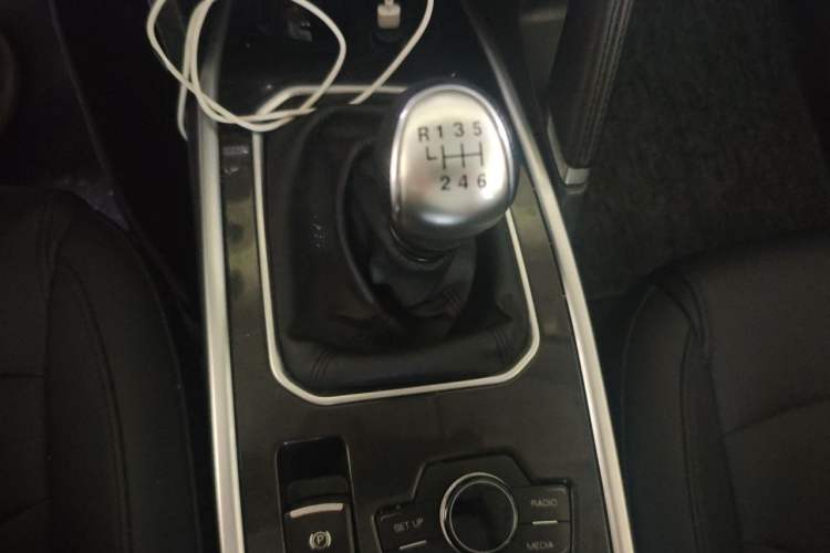 Used Haval H6 2018 Blue Label Sport Edition 1.5T Manual Two-Wheel Drive Elite Model Gear Lever