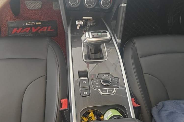 Used Haval H6 2018 Red-Label Sport Edition 1.5T Automatic Two-Wheel Drive Elite Model Gear Lever