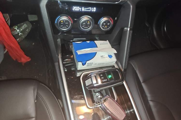 Used Haval H6 2018 Red-Label Sport Edition 1.5T Automatic Two-Wheel Drive Elite Model Gear Lever