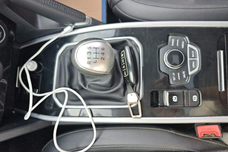 Used Haval H6 2018 Sport Edition 1.5T Manual Two-Wheel Drive Elite Model China V Standard Gear Lever