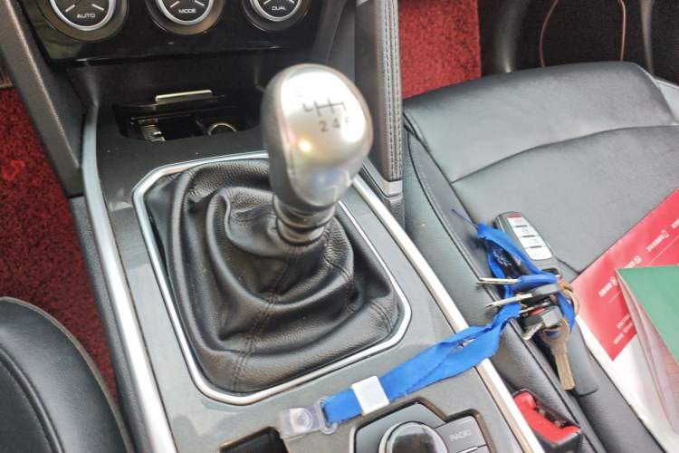 Used Haval H6 2018 Red-Label Sport Version 1.5T Manual Two-Wheel Drive Elite Model Gear Lever