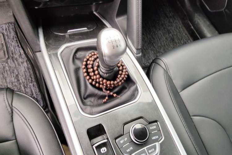 Used Haval H6 2018 Blue Label Sport Edition 1.5T Manual Two-Wheel Drive Elite Model Gear Lever